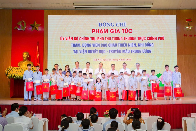 Phó Thủ tướng Thường trực Phạm Gia Túc thăm, tặng quà bệnh nhi dịp Tết Trung thu- Ảnh 4.