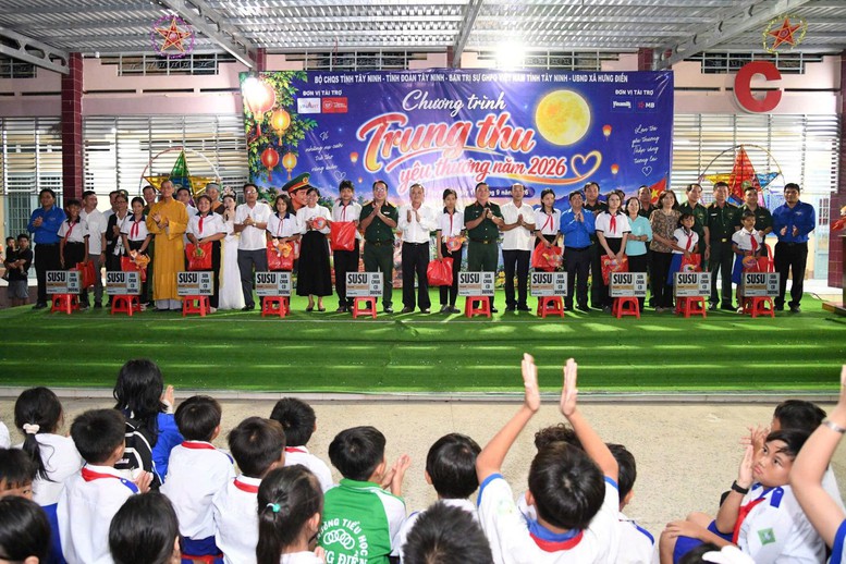 Gần 40.000 trẻ em vui đón Trung thu cùng Vinamilk- Ảnh 2.