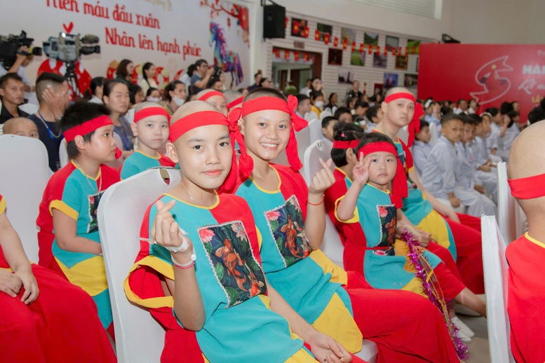 Phó Thủ tướng Thường trực Phạm Gia Túc thăm, tặng quà bệnh nhi dịp Tết Trung thu- Ảnh 7.
