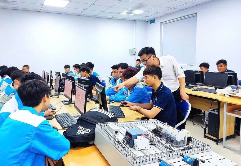 Quy định kiến thức chương trình trung học phổ thông trong giáo dục trung học nghề- Ảnh 1.