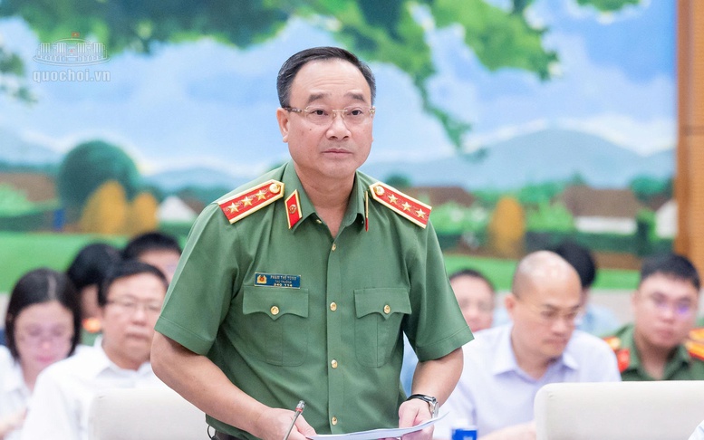 Tiếp thu, hoàn thiện dự án Bộ luật Hình sự (sửa đổi) theo tinh thần nghiêm minh nhưng phải&nbsp;nhân đạo, nhân văn