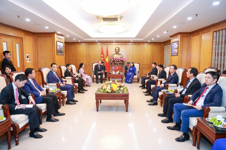 Chủ tịch Ủy ban Trung ương MTTQ Việt Nam tiếp đoàn đại biểu cấp cao Hội Liên hiệp Thanh niên Campuchia- Ảnh 1.
