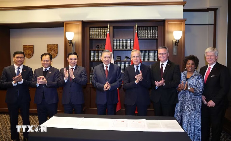 Tổng Bí thư, Chủ tịch nước Tô Lâm hội đàm với Thủ tướng Canada Mark Carney- Ảnh 3.