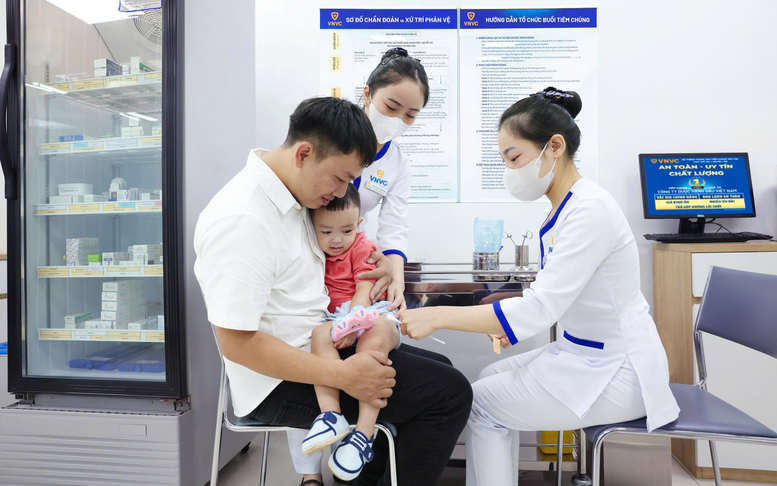 Việt Nam đã có vaccine tay chân miệng cho trẻ từ 2 tháng tuổi