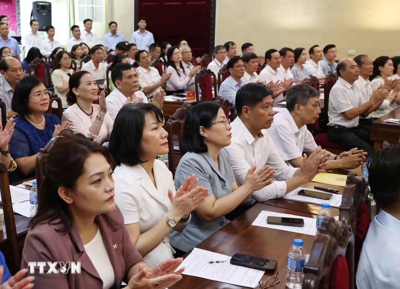 Tổng Bí thư, Chủ tịch nước Tô Lâm: Thủ đô không chỉ phát triển nhanh mà phải có chất lượng, bản sắc và ngày càng đáng sống- Ảnh 4.