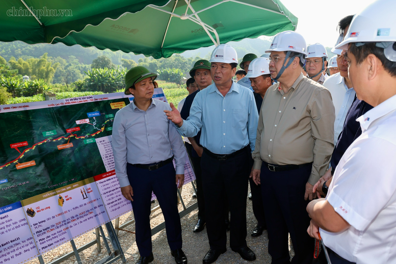 Phó Thủ tướng Thường trực Phạm Gia Túc đôn đốc tiến độ cao tốc Đồng Đăng - Trà Lĩnh, sớm đưa vào khai thác phục vụ nhân dân- Ảnh 1.