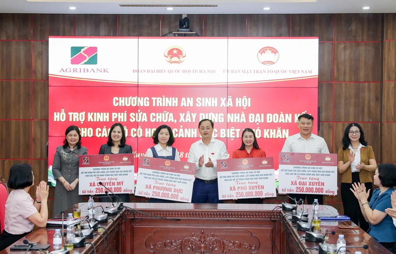 Agribank hỗ trợ 1 tỷ đồng xây dựng Nhà Đại đoàn kết cho hộ khó khăn- Ảnh 2.