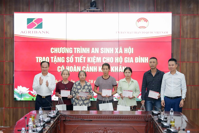 Agribank hỗ trợ 1 tỷ đồng xây dựng Nhà Đại đoàn kết cho hộ khó khăn- Ảnh 3.