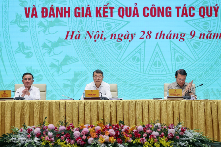 Thủ tướng: Khoa học công nghệ phải trở thành động lực chủ yếu, trực tiếp, đo đếm được bằng kết quả tăng trưởng- Ảnh 1.