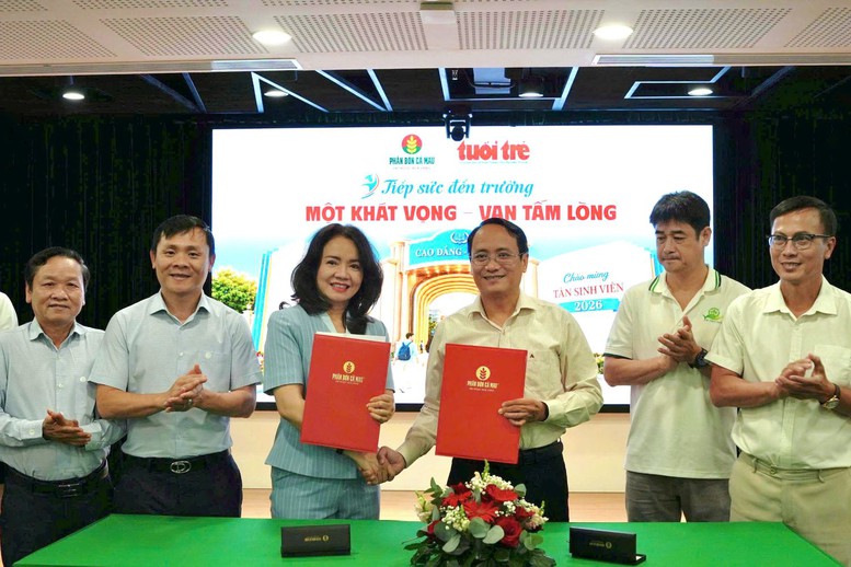 Phân bón Cà Mau dành 500 triệu đồng hỗ trợ "Tiếp sức đến trường"- Ảnh 1.