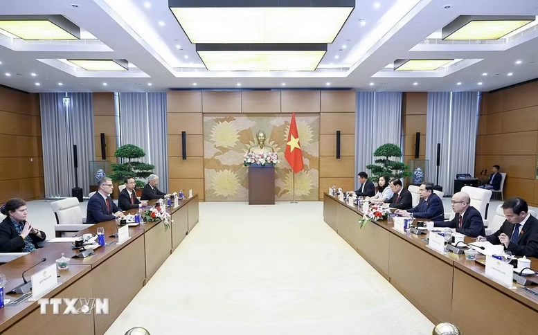 Chủ tịch Quốc hội Trần Thanh Mẫn tiếp Đại sứ Pháp tại Việt Nam chào từ biệt kết thúc nhiệm kỳ- Ảnh 2.