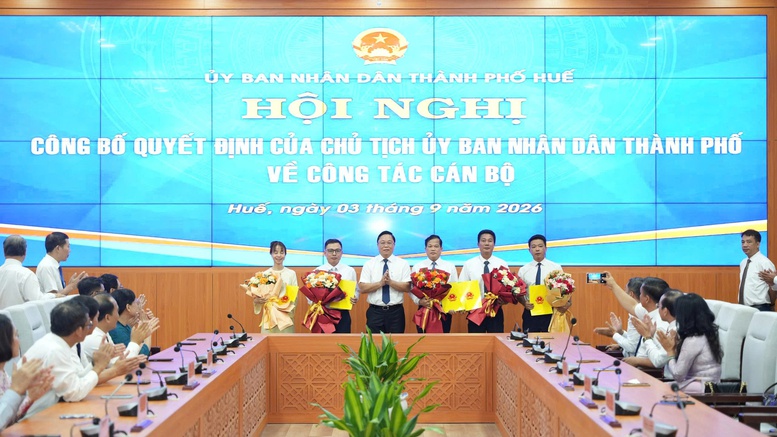 TP. Huế điều động, bổ nhiệm giám đốc sở, ngành- Ảnh 1.