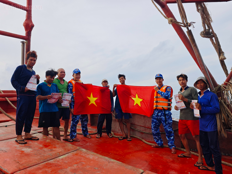 Chung sức gỡ 'thẻ vàng' IUU, giữ bình yên trên biển- Ảnh 3.