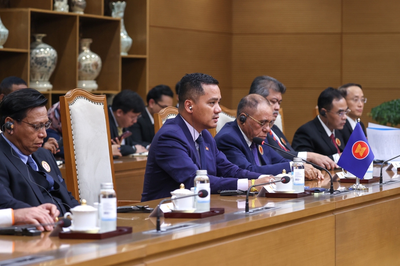 Thủ tướng tiếp đoàn lãnh đạo cơ quan thực thi pháp luật các nước ASEAN- Ảnh 5.