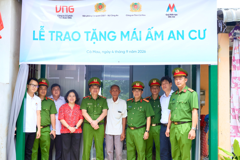 Trao tặng 46 mái ấm an cư cho các hộ dân có hoàn cảnh khó khăn tại Cà Mau- Ảnh 1.