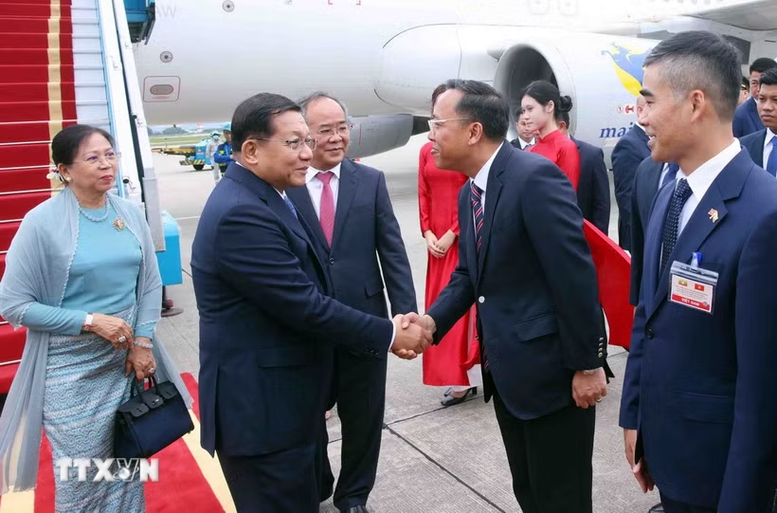 Tổng thống Myanmar và Phu nhân đến Hà Nội, bắt đầu thăm chính thức Việt Nam- Ảnh 2.