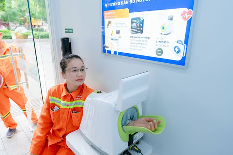 Long Châu tự hào là đối tác y tế duy nhất đồng hành với TPHCM triển khai 168 Trạm Công dân số- Ảnh 7.
