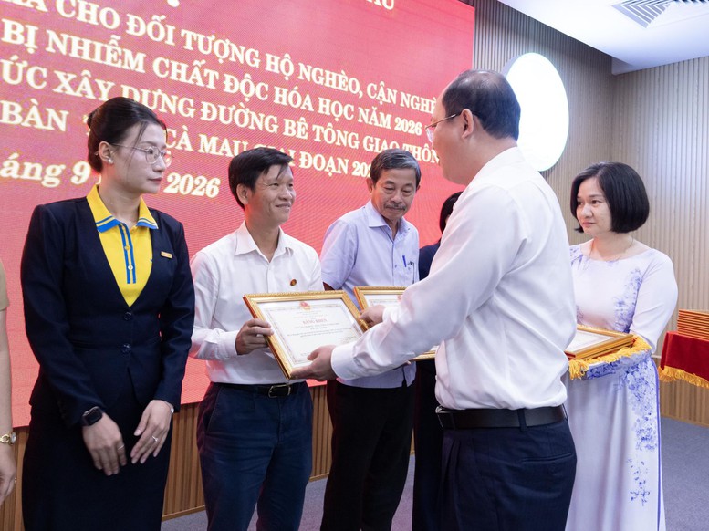 Phân Bón Cà Mau nhận Bằng khen của Chủ tịch UBND tỉnh Cà Mau- Ảnh 2.