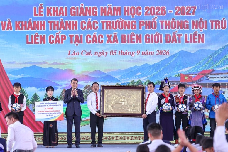 Thủ tướng: Năm học 2026-2027 sẽ mở ra giai đoạn phát triển mới của giáo dục Việt Nam- Ảnh 11.