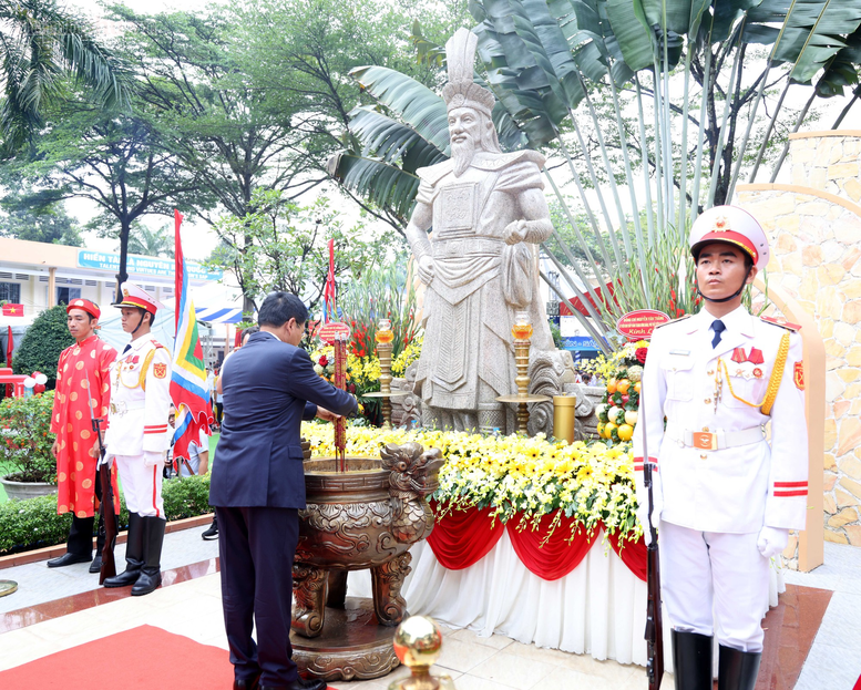 Phó Thủ tướng Nguyễn Văn Thắng chung vui ngày khai giảng với học sinh Đồng Nai- Ảnh 10.