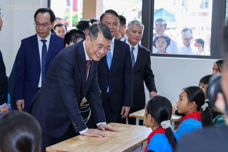 Thủ tướng: Năm học 2026-2027 sẽ mở ra giai đoạn phát triển mới của giáo dục Việt Nam- Ảnh 9.