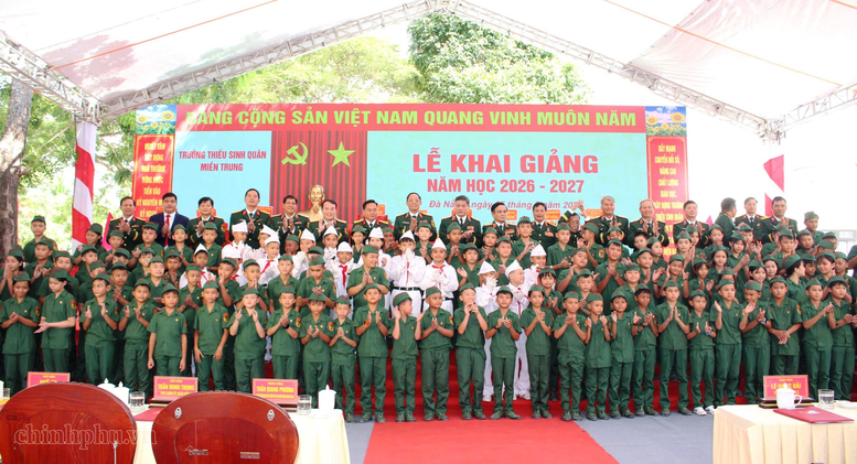 Lễ khai giảng đầu tiên của Trường Thiếu sinh quân miền Trung- Ảnh 1.