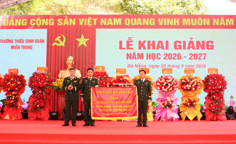 Lễ khai giảng đầu tiên của Trường Thiếu sinh quân miền Trung- Ảnh 4.