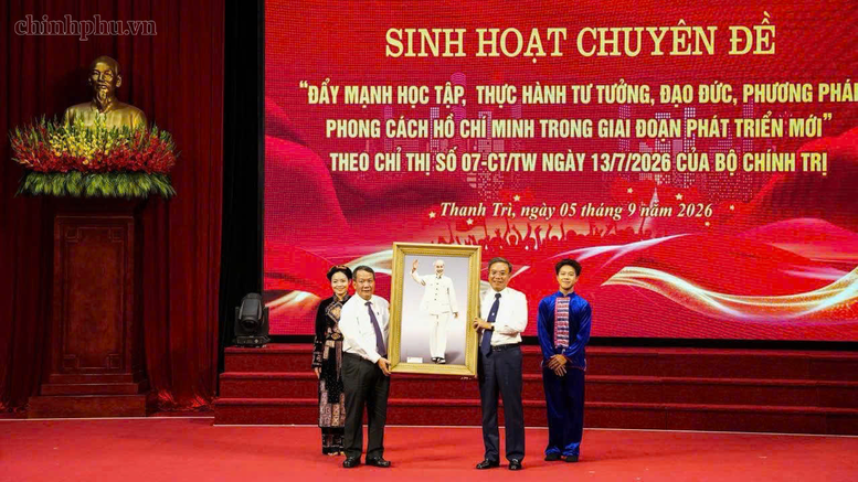 Lan tỏa tư tưởng, đạo đức Hồ Chí Minh qua chương trình nghệ thuật đặc biệt- Ảnh 1.