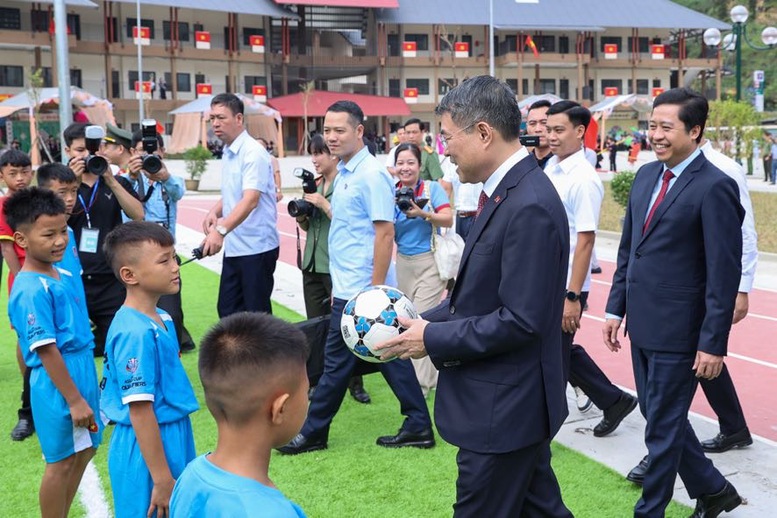 Thủ tướng: Năm học 2026-2027 sẽ mở ra giai đoạn phát triển mới của giáo dục Việt Nam- Ảnh 13.