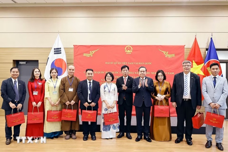 Chủ tịch Quốc hội Trần Thanh Mẫn gặp gỡ cộng đồng người Việt Nam tại Hàn Quốc- Ảnh 6.