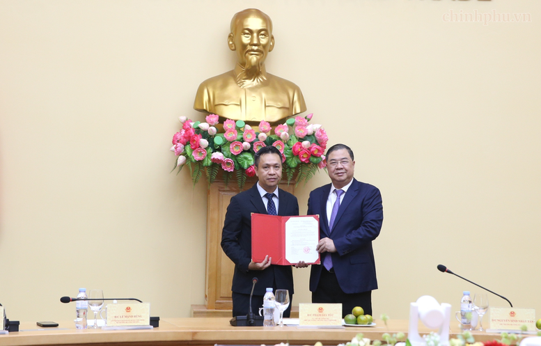 Phó Thủ tướng Thường trực Phạm Gia Túc trao Quyết định bổ nhiệm Thứ trưởng Bộ Công Thương- Ảnh 1.