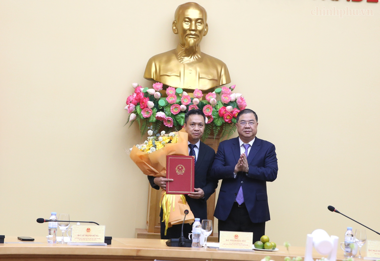 Phó Thủ tướng Thường trực Phạm Gia Túc trao Quyết định bổ nhiệm Thứ trưởng Bộ Công Thương- Ảnh 2.