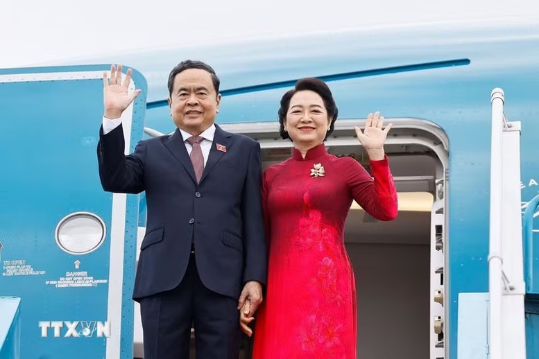 Chủ tịch Quốc hội Trần Thanh Mẫn và Phu nhân lên đường thăm chính thức Hàn Quốc và Mông Cổ- Ảnh 1.