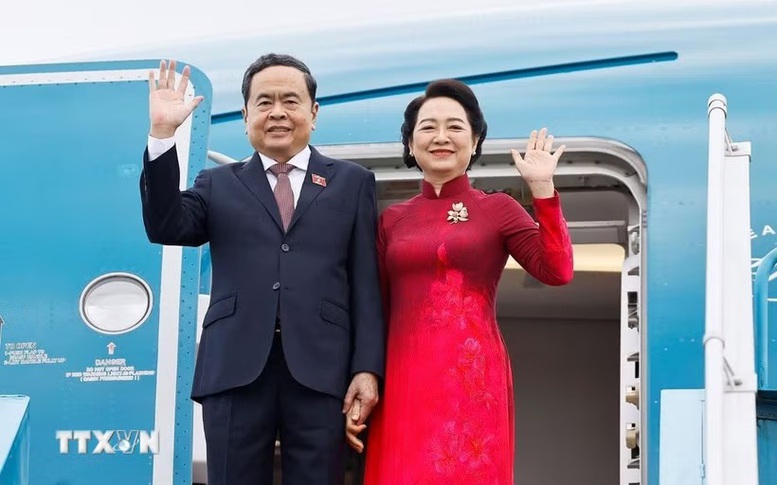 Chủ tịch Quốc hội Trần Thanh Mẫn và Phu nhân lên đường thăm chính thức Hàn Quốc và Mông Cổ
