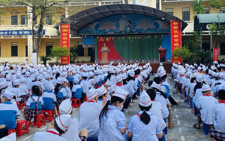 Hướng dẫn chính sách với hiệu trưởng, phó hiệu trưởng khi sắp xếp trường học