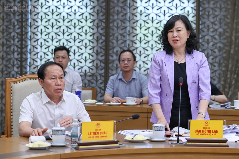 Thủ tướng: Kiểm soát chặt chẽ giá thành từ gốc với thuốc, thiết bị y tế; cương quyết loại bỏ mọi chi phí trung gian- Ảnh 4.