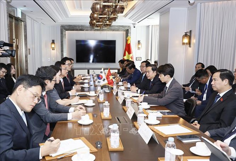 Chủ tịch Quốc hội Trần Thanh Mẫn tiếp lãnh đạo một số tập đoàn lớn của Hàn Quốc- Ảnh 2.