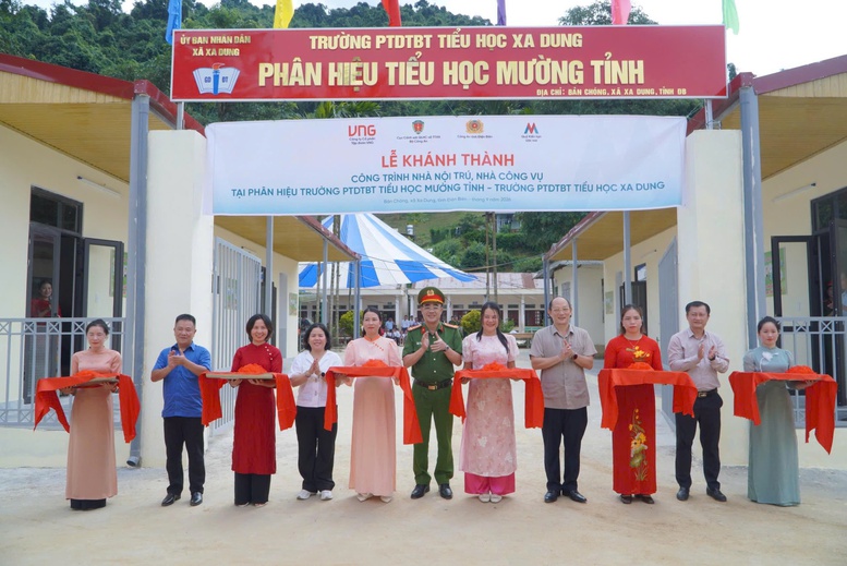 Hơn 12 tỷ đồng từ Quỹ Kiến tạo ước mơ tiếp sức an sinh, chắp cánh giáo dục tại Cà Mau và Điện Biên- Ảnh 3.