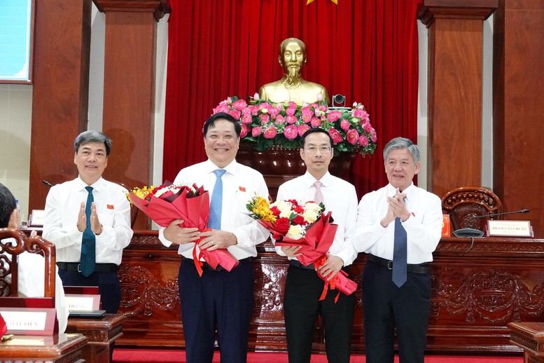 Ông Nguyễn Thanh Nhàn được bầu giữ chức Chủ tịch UBND tỉnh Đồng Tháp- Ảnh 1.