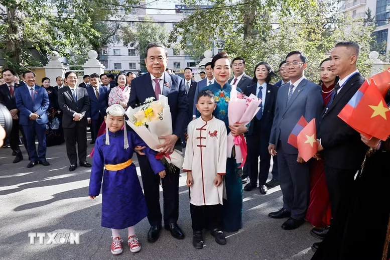 Chủ tịch Quốc hội Trần Thanh Mẫn gặp gỡ cộng đồng kiều bào tại Mông Cổ- Ảnh 1.