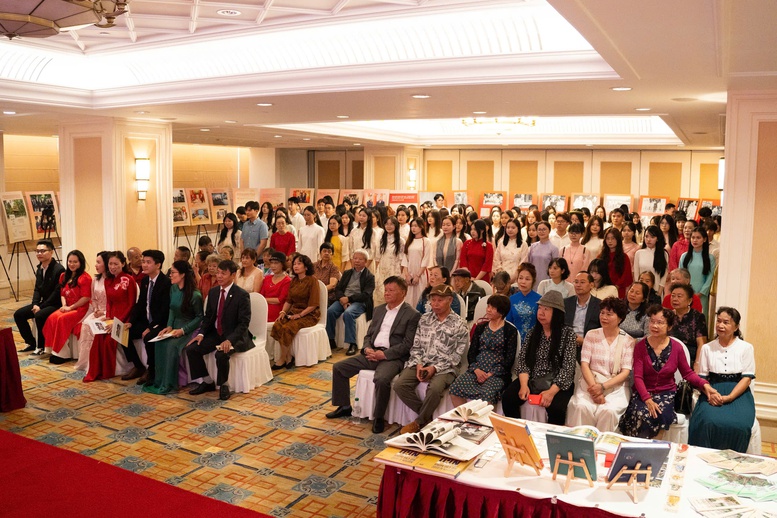 Chủ tịch Hồ Chí Minh với Trung Quốc: Lan tỏa tình đoàn kết truyền thống giữa hai dân tộc- Ảnh 3.