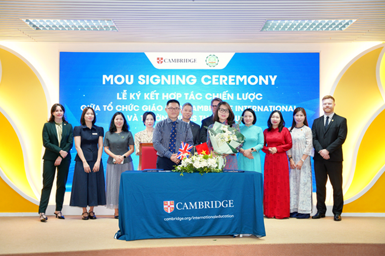 Ký kết hợp tác triển khai Chương trình tích hợp Cambridge tại 50 trường phổ thông Hà Nội- Ảnh 4.
