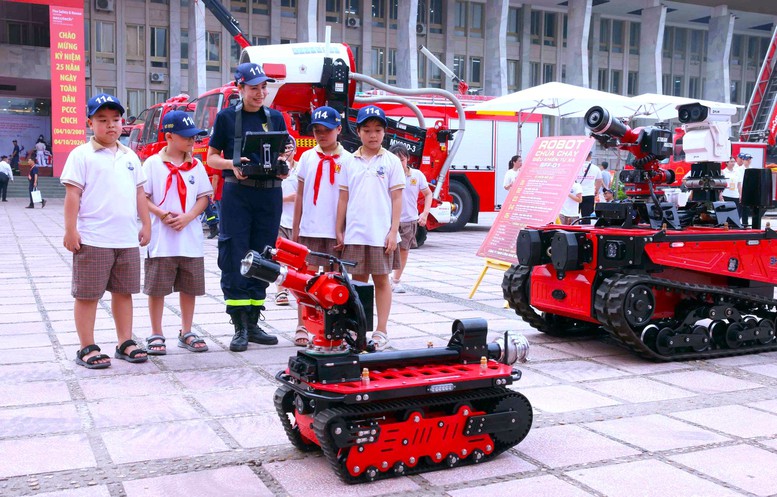 Hàng loạt công nghệ phòng cháy chữa cháy, cứu nạn hiện đại quy tụ tại Hà Nội- Ảnh 2.
