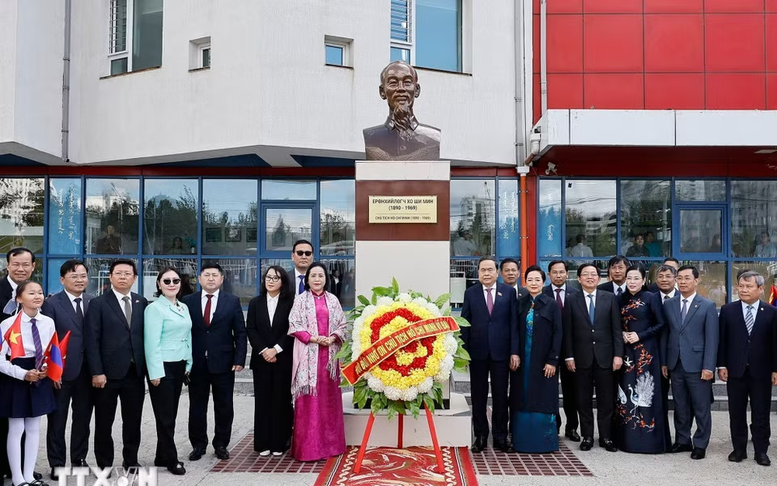 Chủ tịch Quốc hội Trần Thanh Mẫn thăm Trường mang tên Chủ tịch Hồ Chí Minh tại Mông Cổ