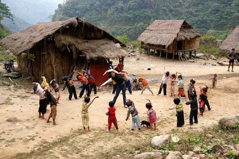 Chia sẻ cùng thầy cô giáo xung kích, tình nguyện