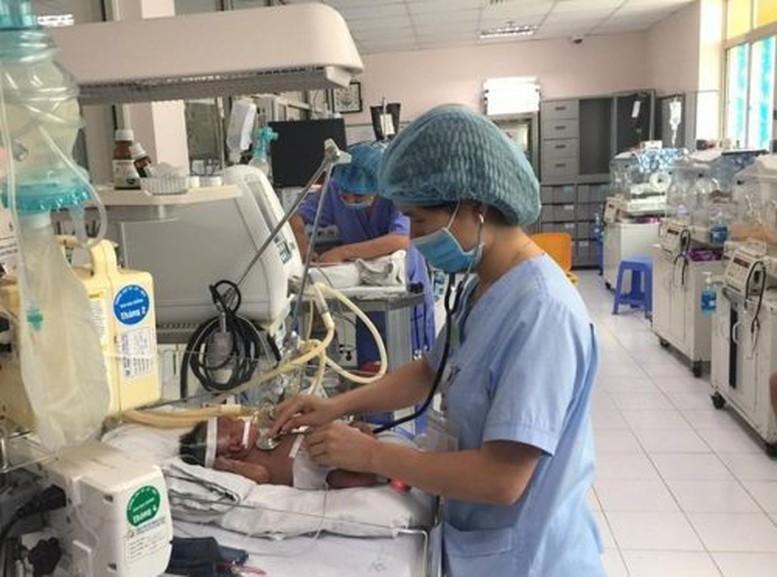 Trẻ viêm phổi do nhiễm virus tăng đột biến