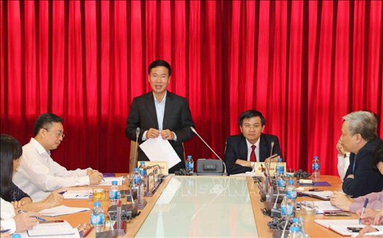 Trưởng Ban Tuyên giáo Trung ương làm việc với Bộ Biên tập Tạp chí Cộng sản