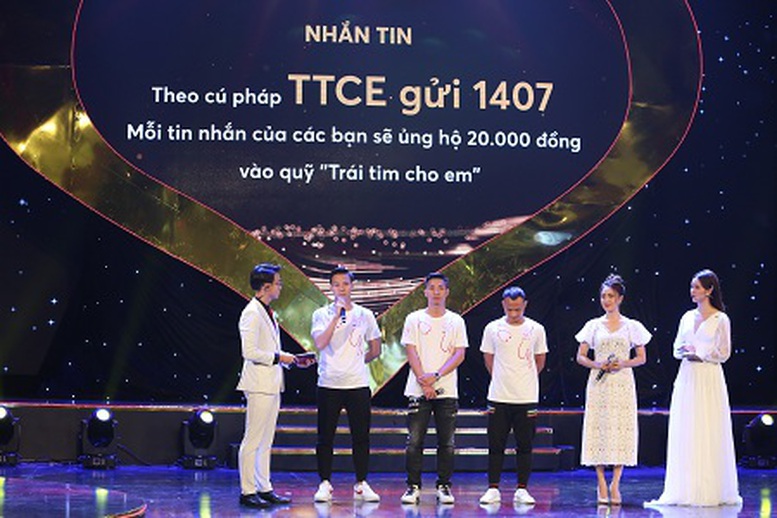 Hơn 4,5 tỷ đồng ủng hộ Chương trình ‘Trái tim cho em’ qua tin nhắn