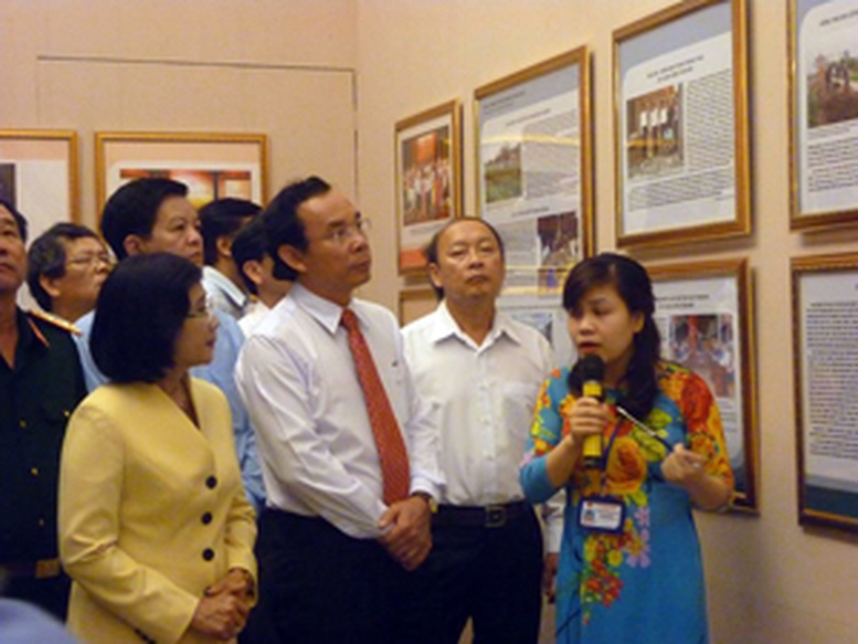Tôn vinh những tấm gương bình dị mà cao quý