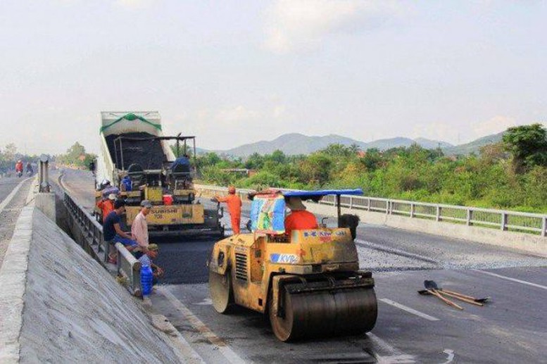 Truy trách nhiệm nhà thầu chậm bảo hành QL1, đường Hồ Chí Minh